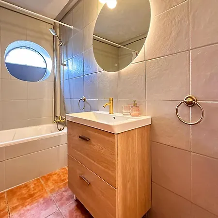 Lägenhet Oceanview By Becherish *